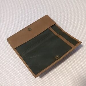 LEATHER Tan / green wallet